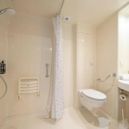 Ibis Budget Centre 2*