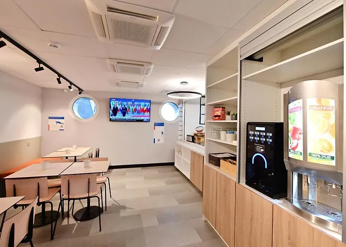 酒店 福尔巴克中心宜必思快捷酒店 2*