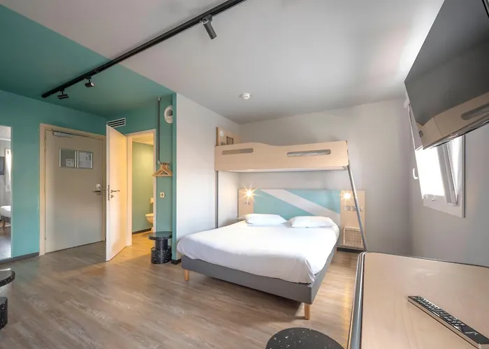 酒店 福尔巴克中心宜必思快捷酒店 2*